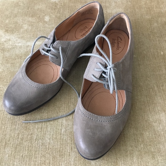 clarks flat lace up shoes